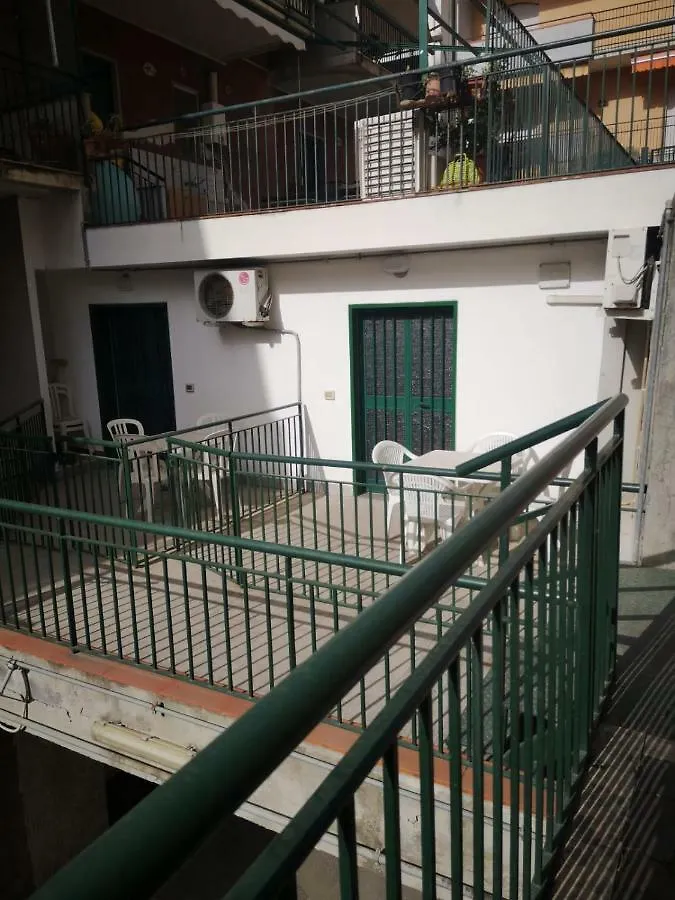 Nino'S Apartments Giardini Naxos 0*,