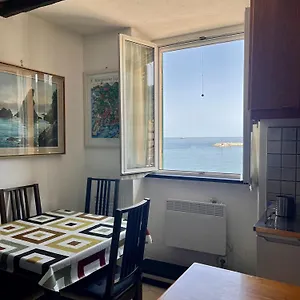 la-nicolina.hotelitalianriviera.com/
